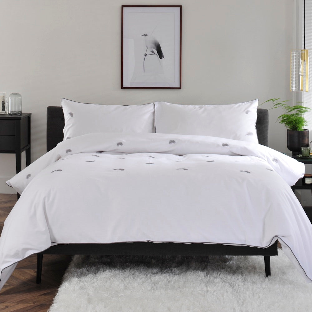 The Lyndon Company Feather Motif Duvet Cover Set