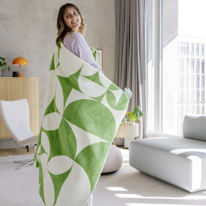 Ibena Dimal Luxury Blanket - Green - Williamsons Factory Shop