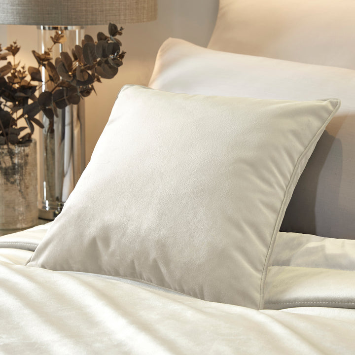 Laurence Llewelyn-Bowen Chic Bedspread - Ivory - Williamsons Factory Shop