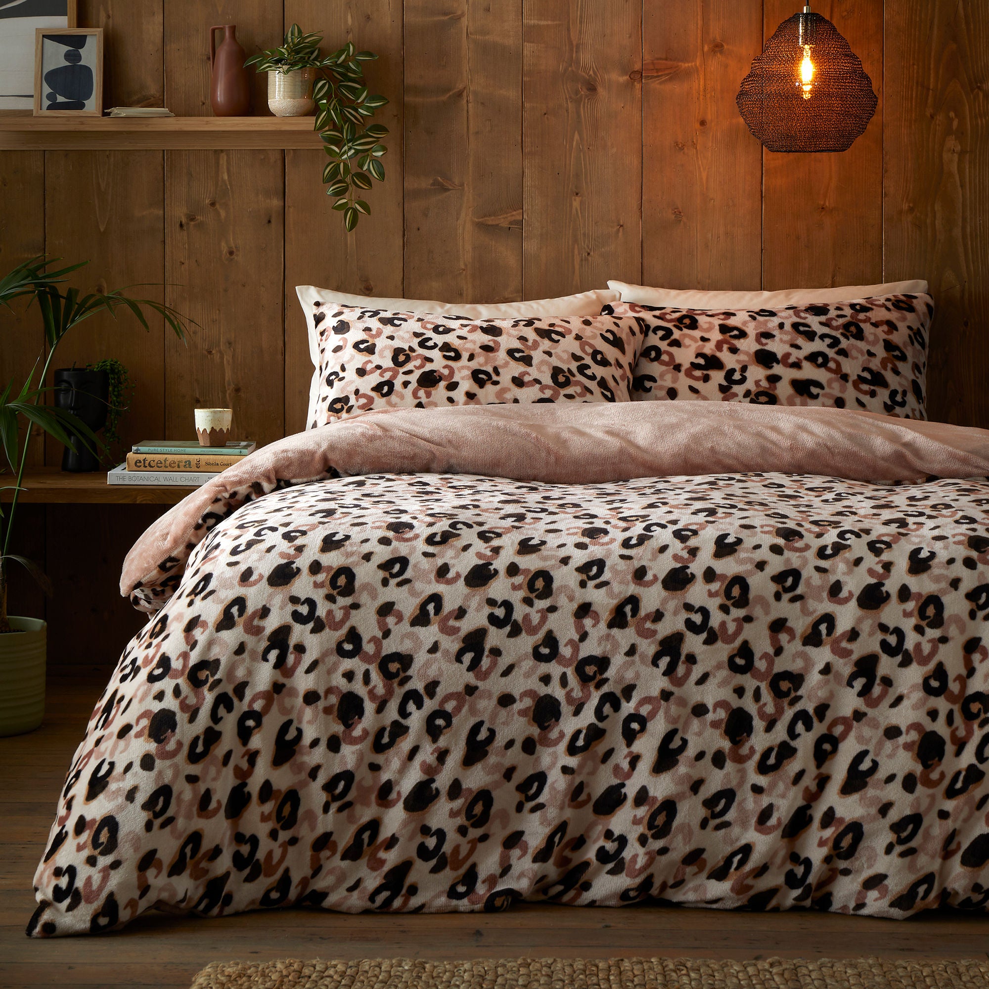 Fusion Snug Cosy Leopard Sherpa Reverse Duvet Cover Set - Natural ...