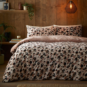 Fusion Snug Cosy Leopard Sherpa Reverse Duvet Cover Set - Natural