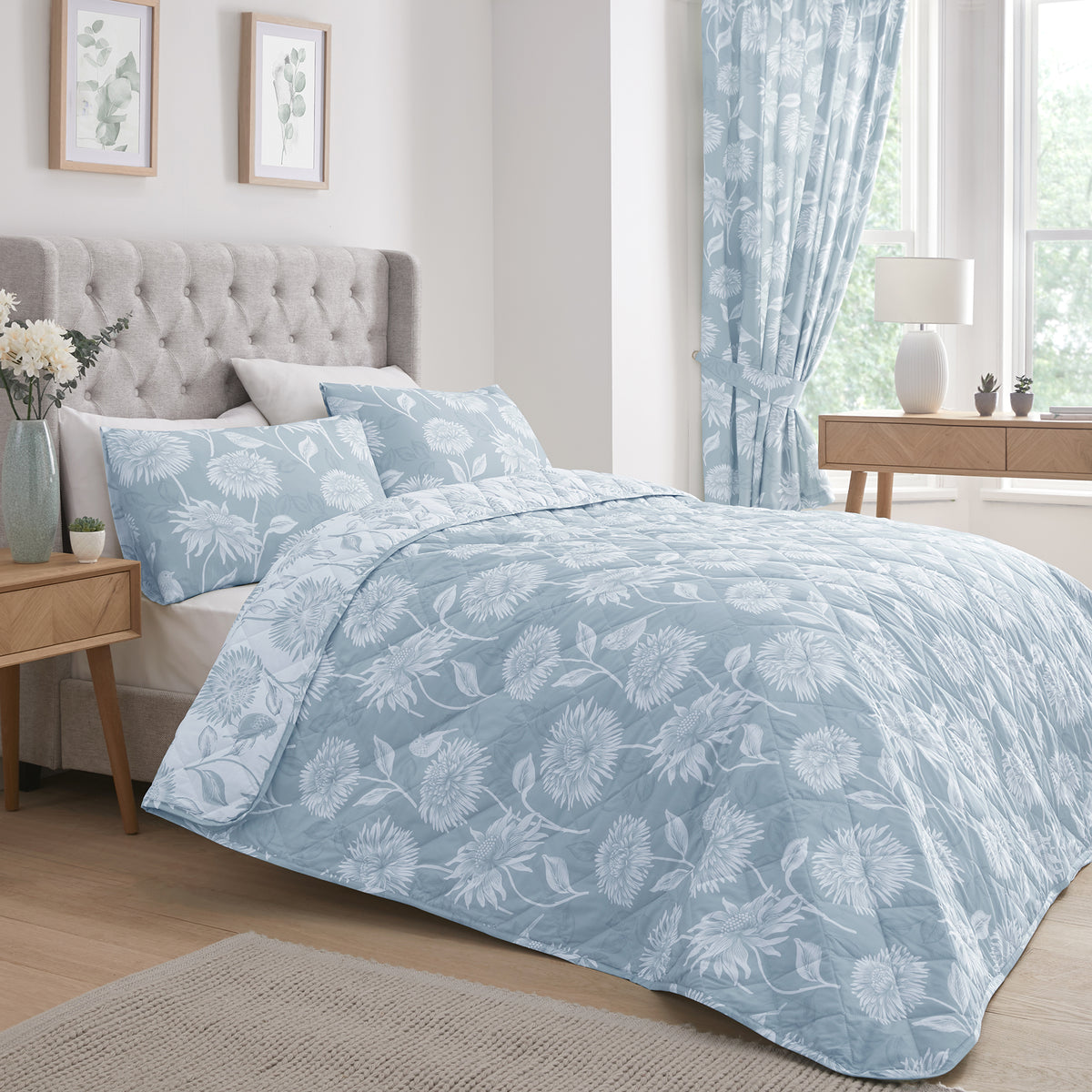 Dreams & Drapes Chrysanthemum Bedspread - Blue
