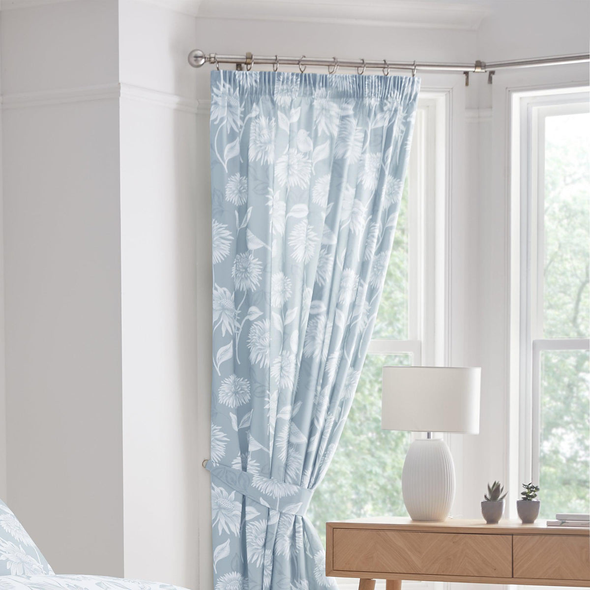 Dreams & Drapes Chrysanthemum Pencil Pleat Curtains - Blue