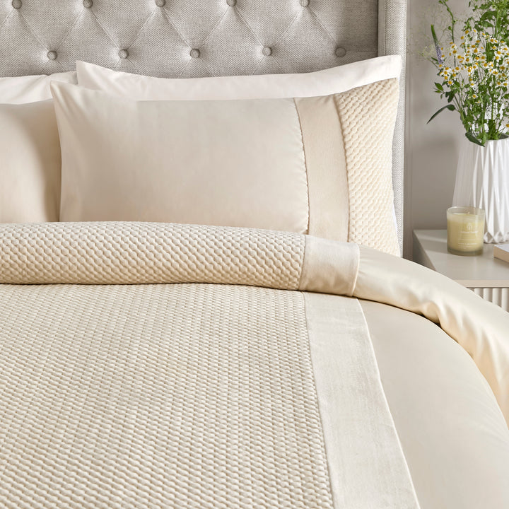 Soiree Iras Duvet Cover Set - Natural - Williamsons Factory Shop