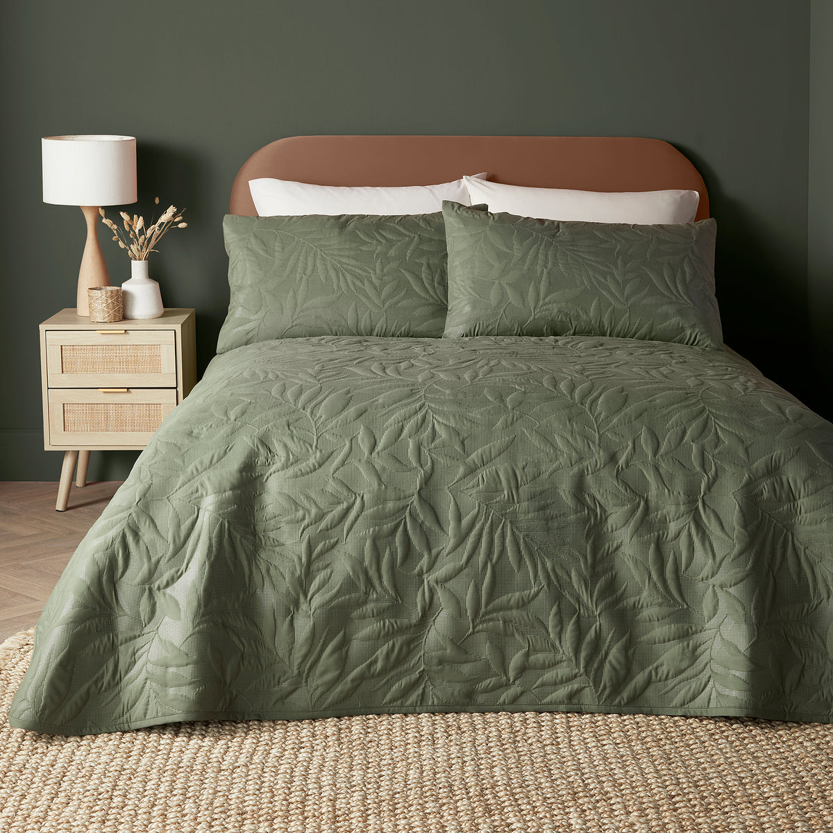 Serene Luana Bedspread - Dark Green