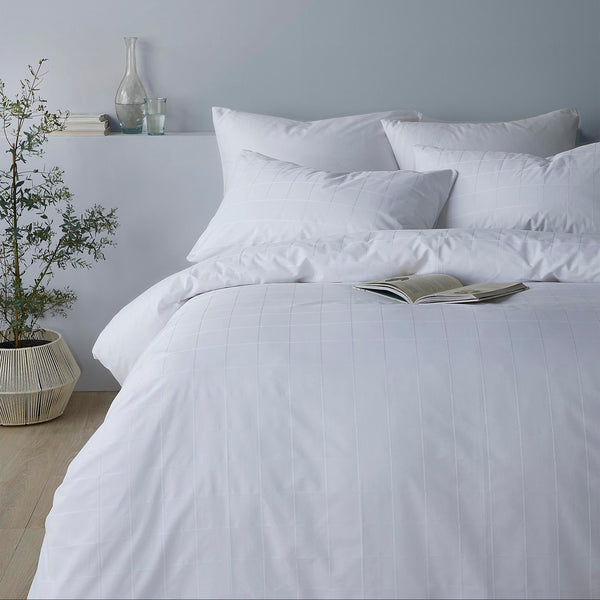 Luxe & Wilde Lorton Duvet Cover Set - White