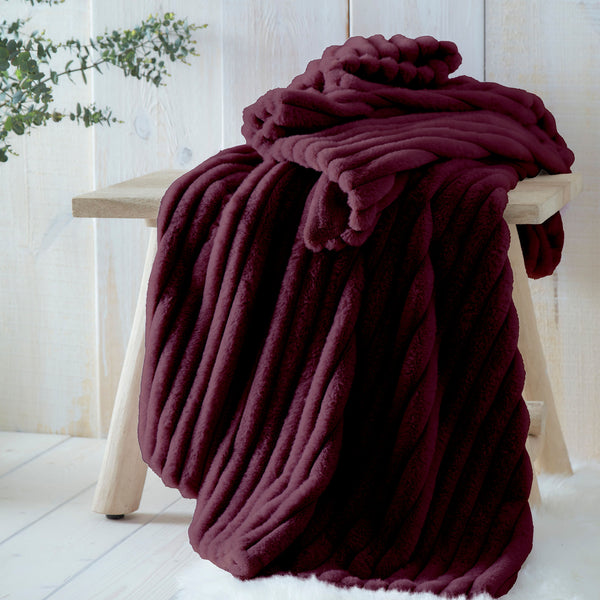 Appletree Hygge Morritz Faux Fur Throw - Burgundy
