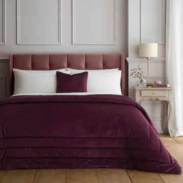 Melanie Bedspread - Berry