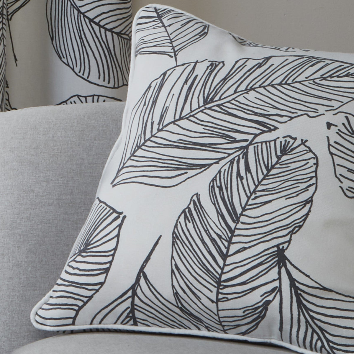 Fusion Matteo Cushion - Black