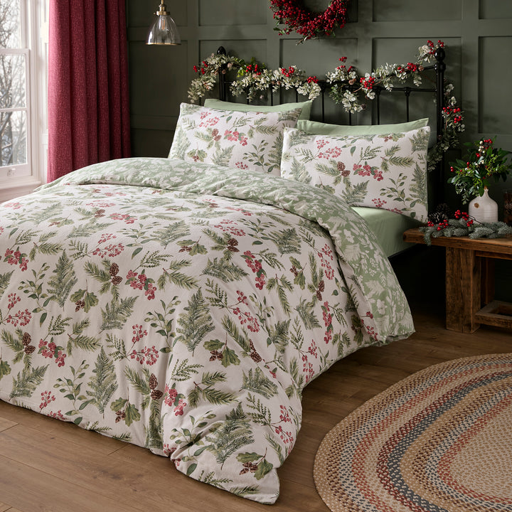 D & D Lodge Winter Sprigs Duvet Cover Set - Green - Williamsons Factory Shop