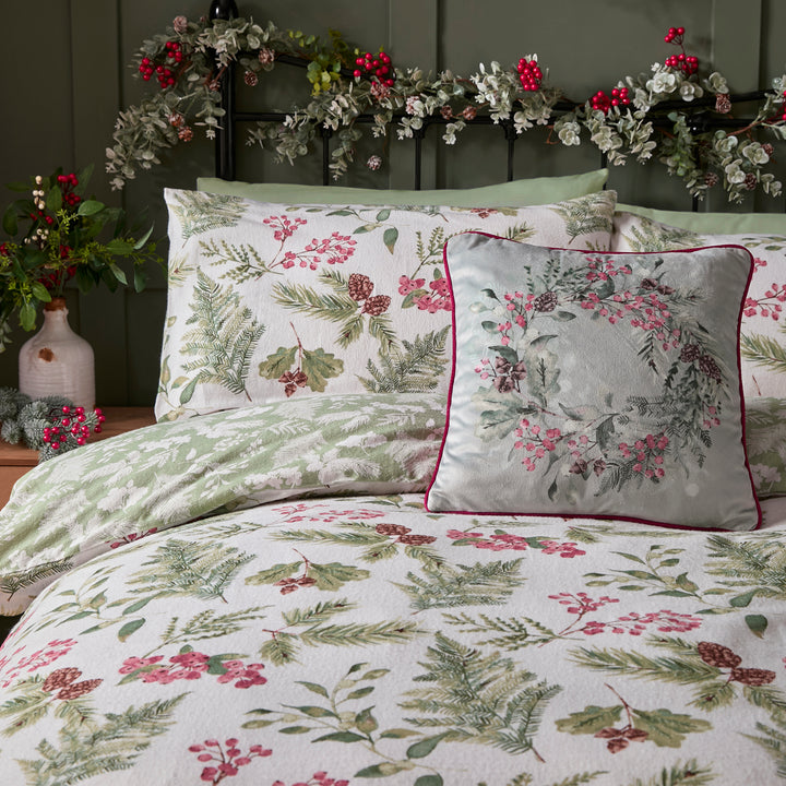 D & D Lodge Winter Sprigs Duvet Cover Set - Green - Williamsons Factory Shop