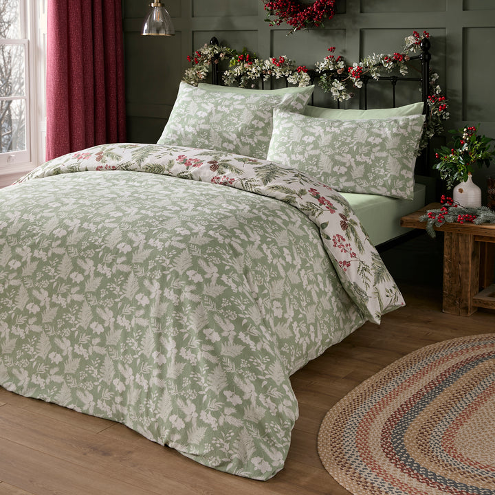 D & D Lodge Winter Sprigs Duvet Cover Set - Green - Williamsons Factory Shop