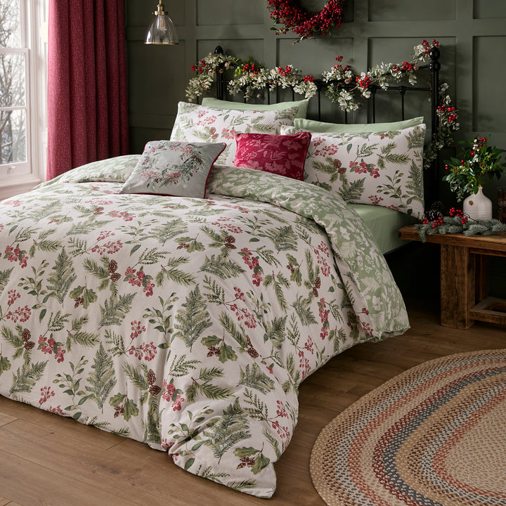 D & D Lodge Winter Sprigs Duvet Cover Set - Green - Williamsons Factory Shop