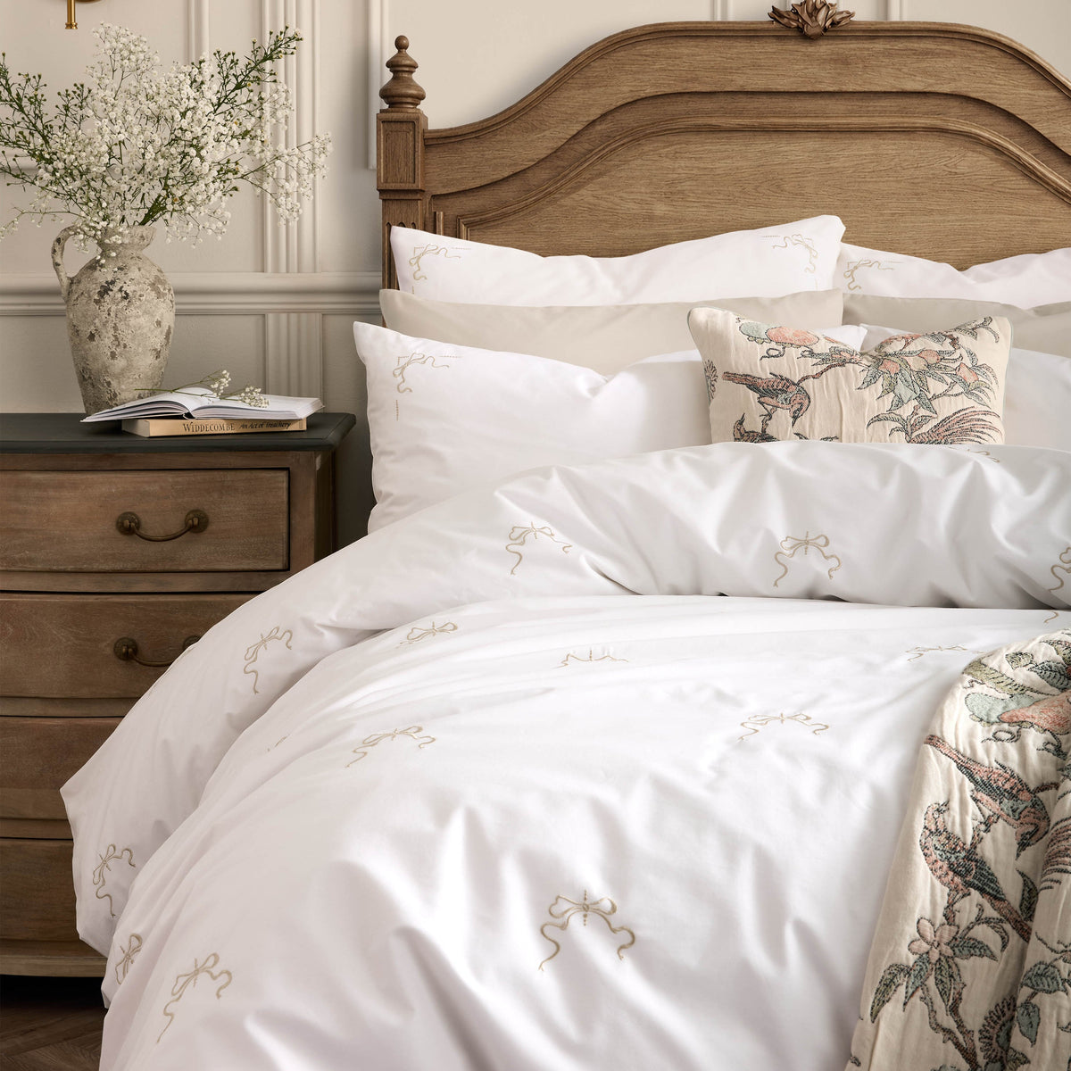 Historic Royal Palaces Bow Embroidery Duvet Cover Set - White Natural