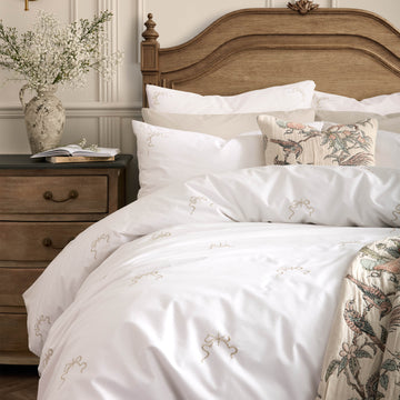 Historic Royal Palaces Bow Embroidery Duvet Cover Set - White Natural