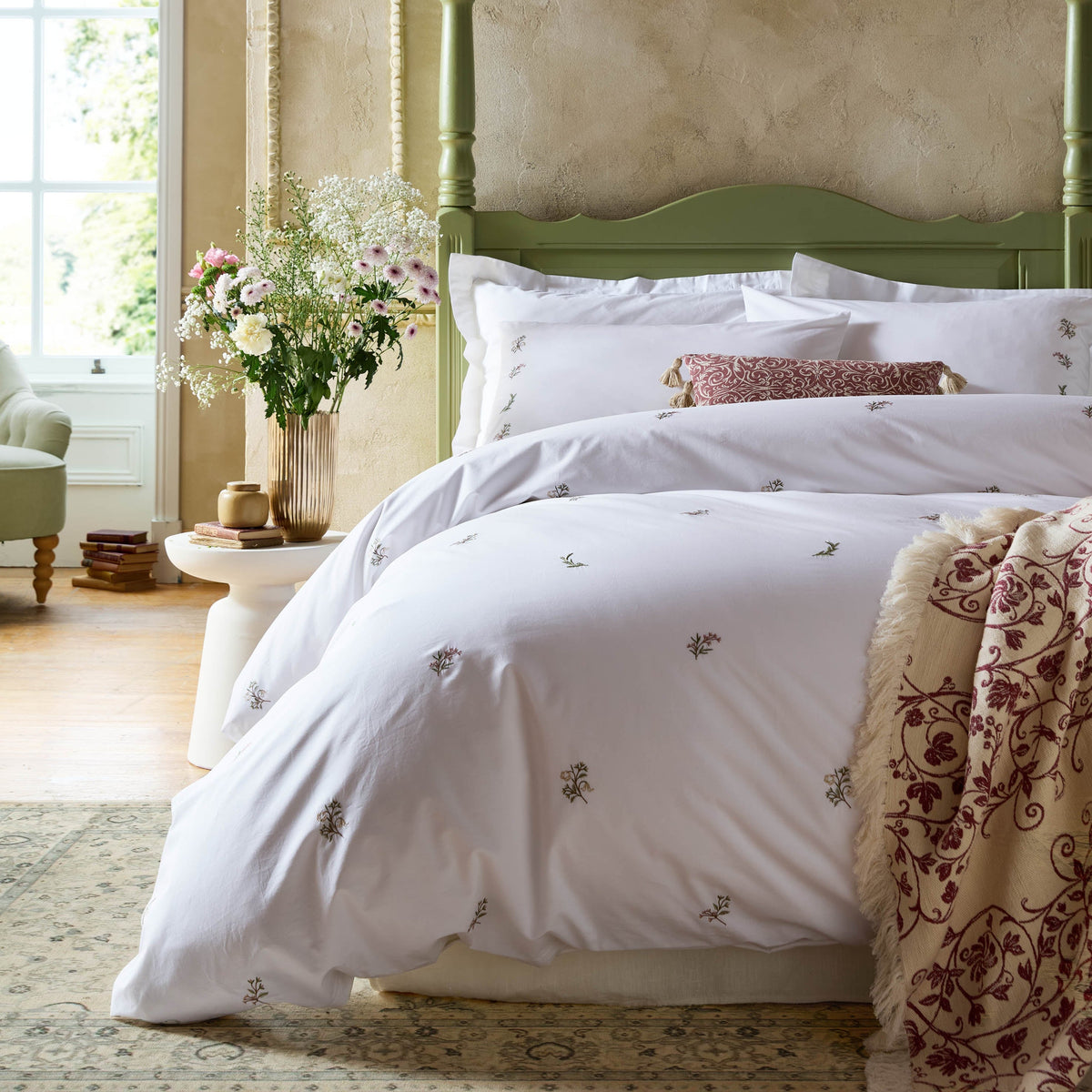 Historic Royal Palaces Victoria Sprigs Embroidery Duvet Cover Set - Rose Pink