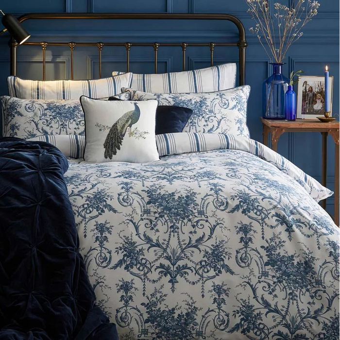 Bedding from the Williamsons sale