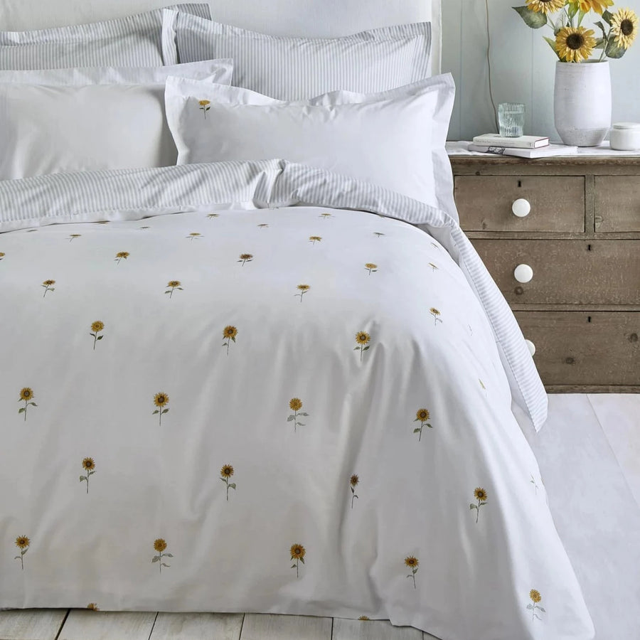 Sophie Allport Sunflowers Duvet Set - White - Williamsons Factory Shop